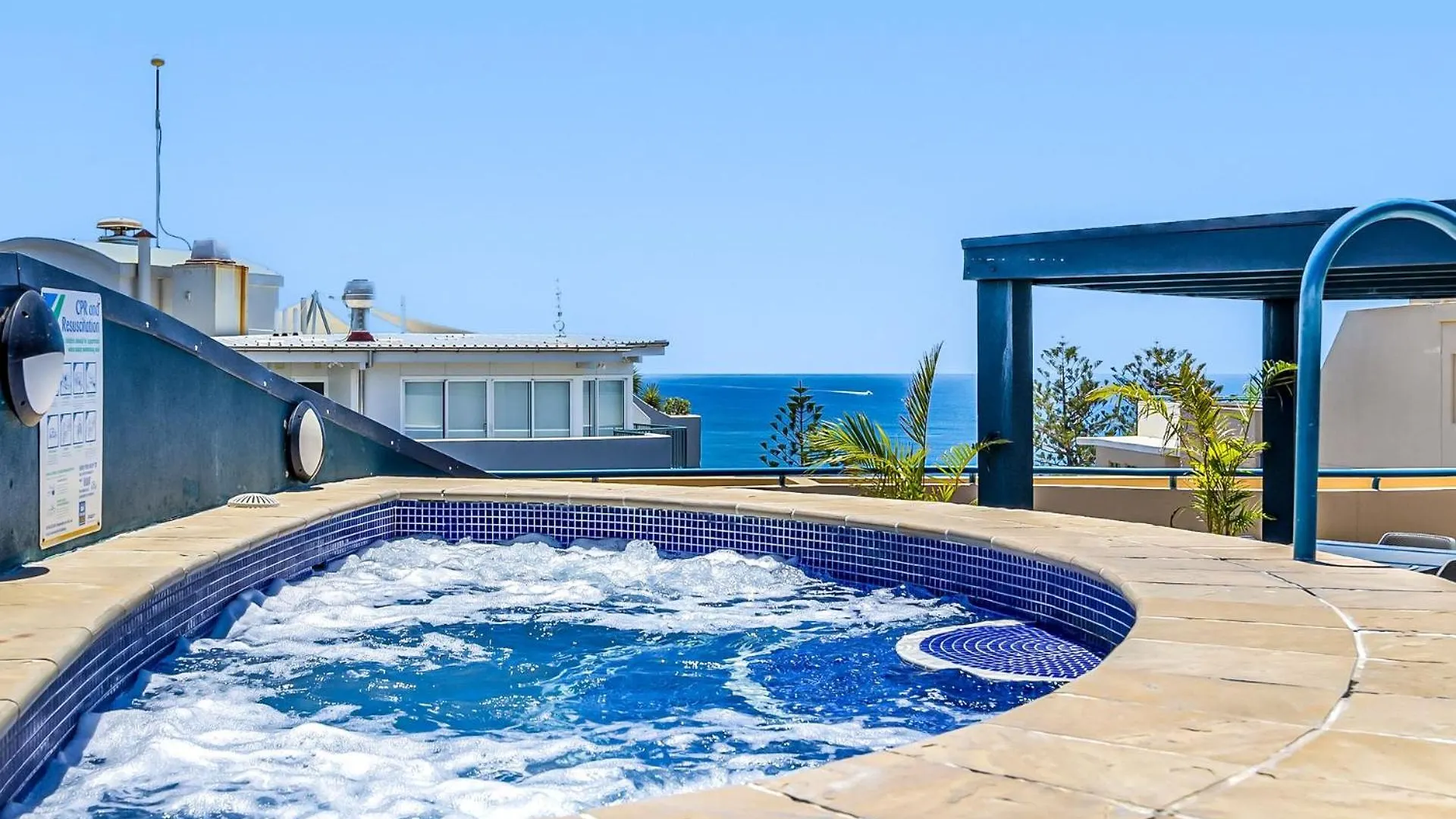 Ocean Front Mooloolaba Esplanade Apartment 2Br