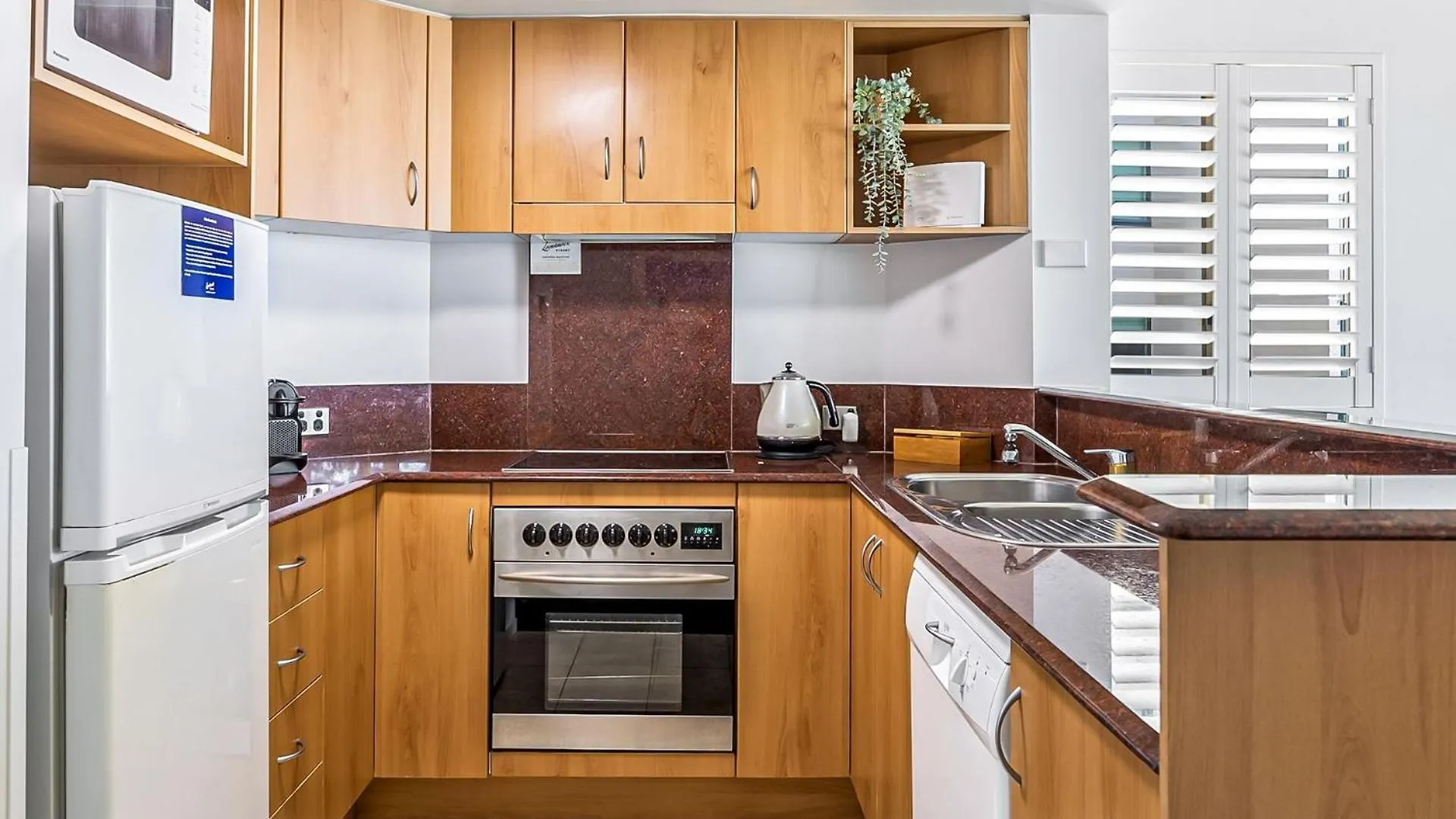 Ocean Front Mooloolaba Esplanade Apartment 2Br