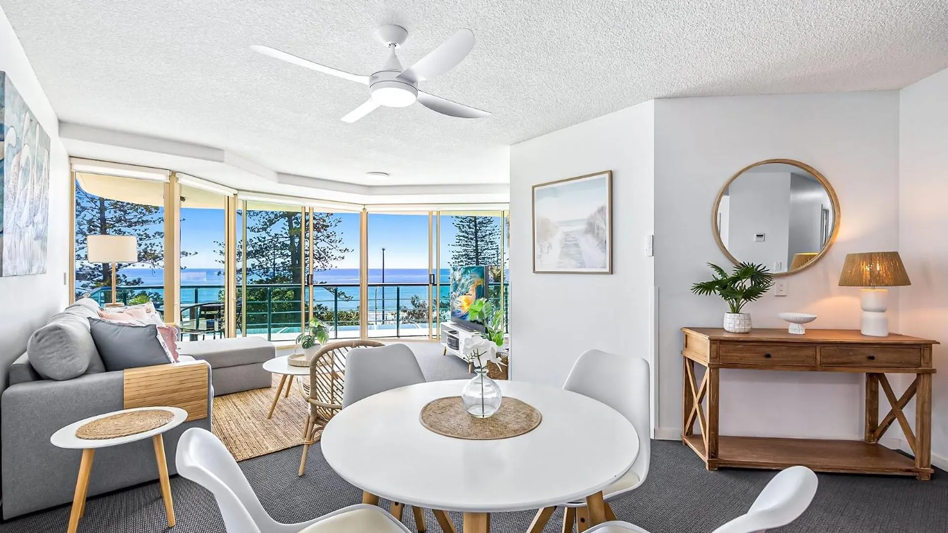 Ocean Front Mooloolaba Esplanade Apartment 2Br